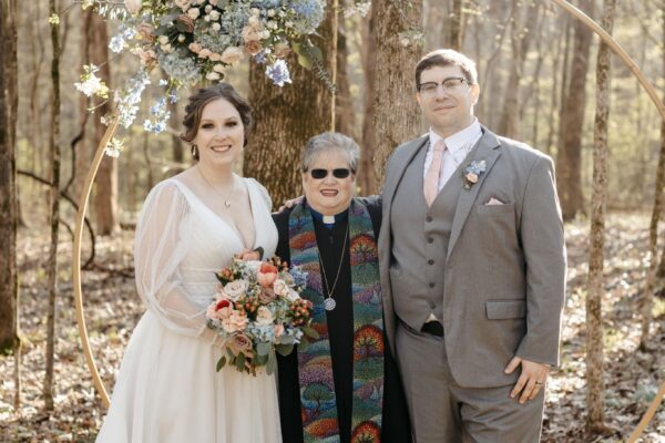 officiant Jen and couple at ceremony