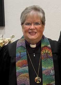 Officiant Jen smiling