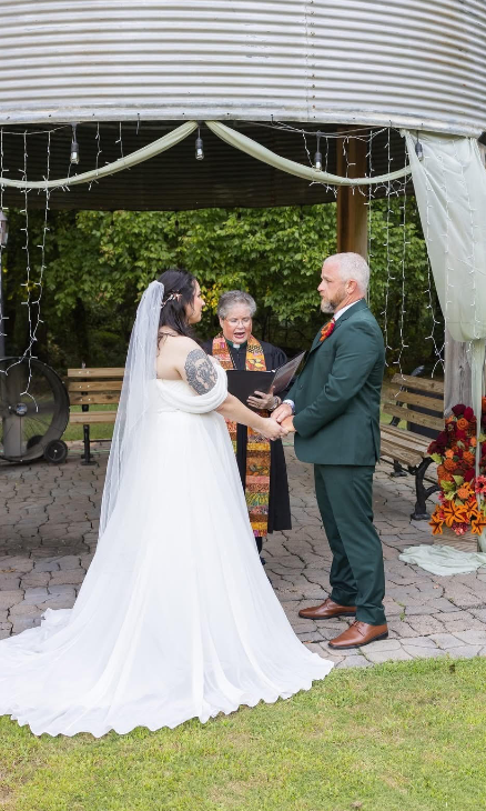 Officiant Jen with couple